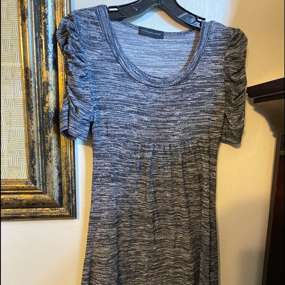 American city wear grey dress